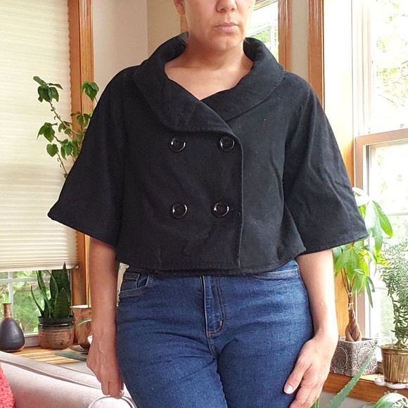 Black Cape-Like Cropped Jacket - Picture 4 of 4